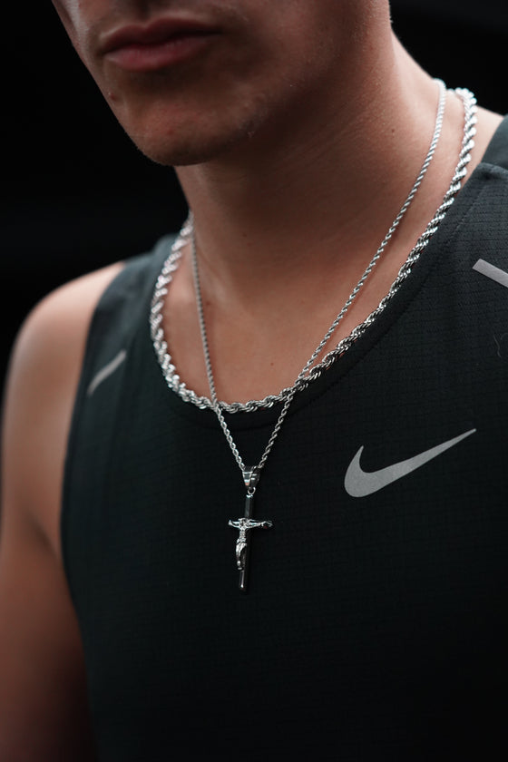 CRUCIFIX PENDANT (SILVER)