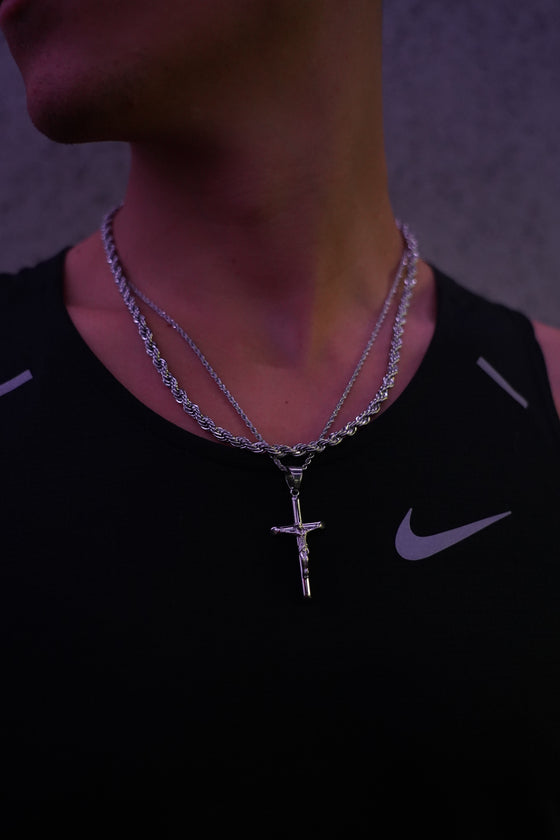 CRUCIFIX PENDANT (SILVER)