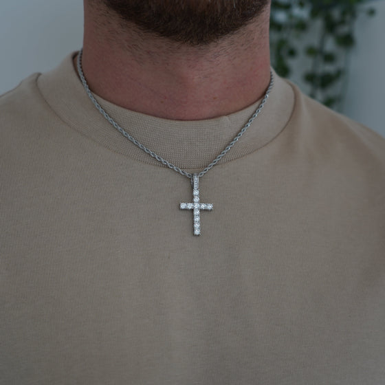 ICED OUT CROSS PENDANT (SILVER)